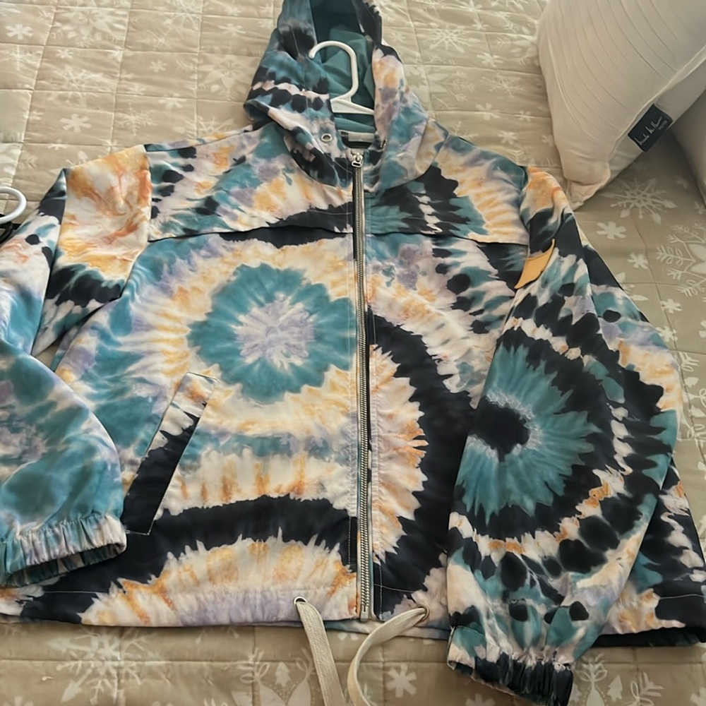 Ivory Ella Windbreaker EUC Size small